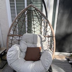 2x Hanging Patio Egg Chairs 