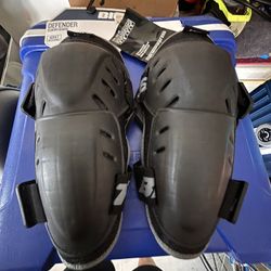 Defender Elbow Guard Adult 