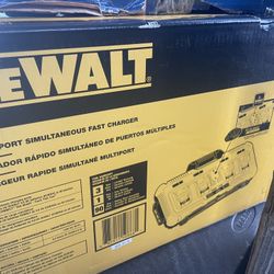 Dewalt Fast Charger Quad