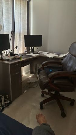 Computer desk