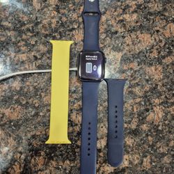 Apple Watch 7 45mm Jet Black GPS+Cellular. Extra Genuine Apple Band. 