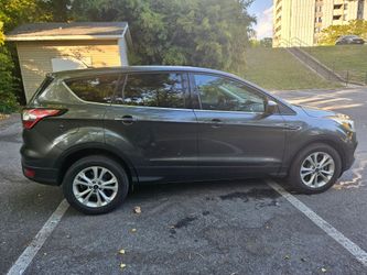 Fairly used  2017 Ford Escape SE AWD 1.5L