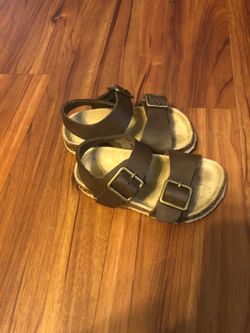 Children’s Place boy sandals size 6