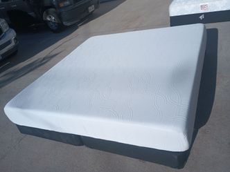 King memory foam mattress and box spring