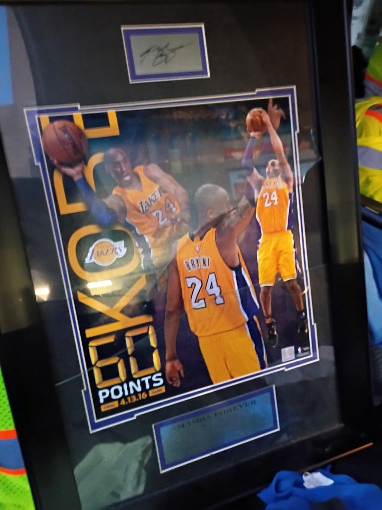 Limited Edition Kobe Bryant Facsimile Signature 60pt Game Plaque