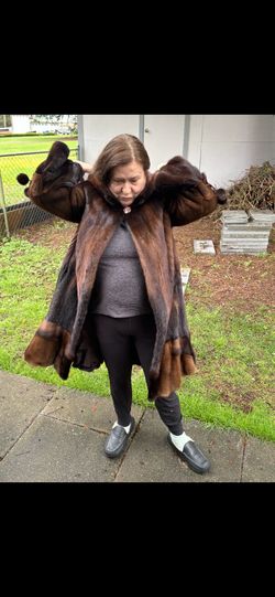 LOW PRICE MOVING- CUSTOM REAL $20,000 RETAIL MINK FUR COAT