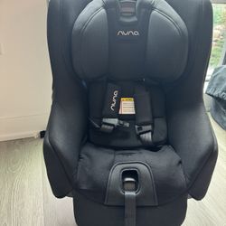 Nuna Rava Car seat