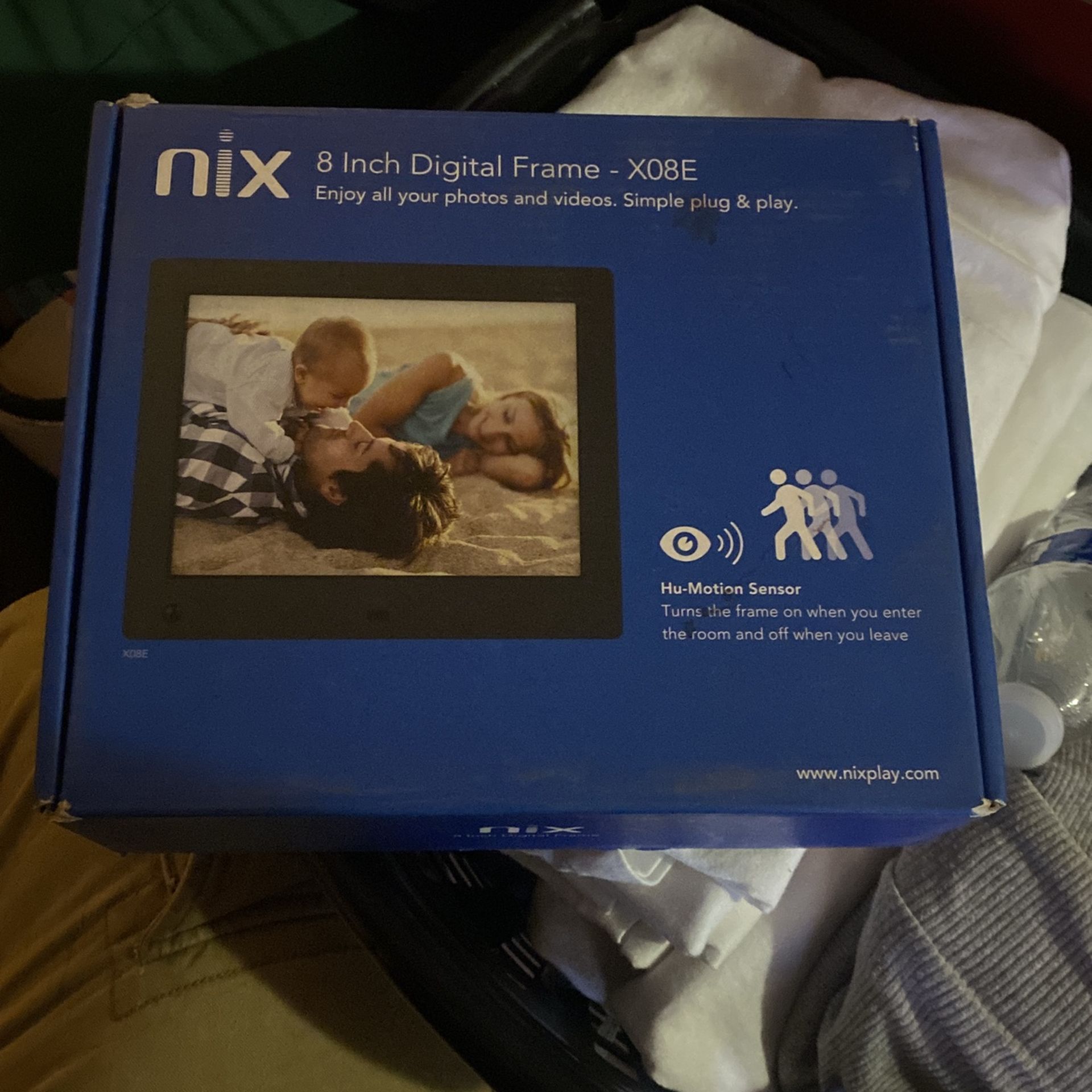 Nix 8 Inch Digital Frame X08e