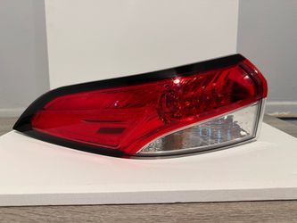 2020 2021 2022 TOYOTA COROLLA SEDAN TAIL LIGHT LAMP LEFT LH DRIVER OEM