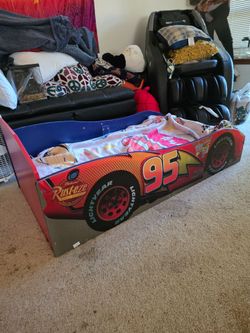 Lightning McQeen Race Car Bed