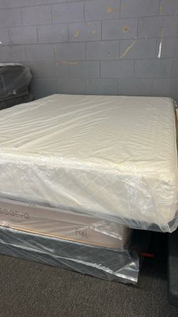 Queen Mattress Firm Memory Foam ( Now Only $250) ‼️