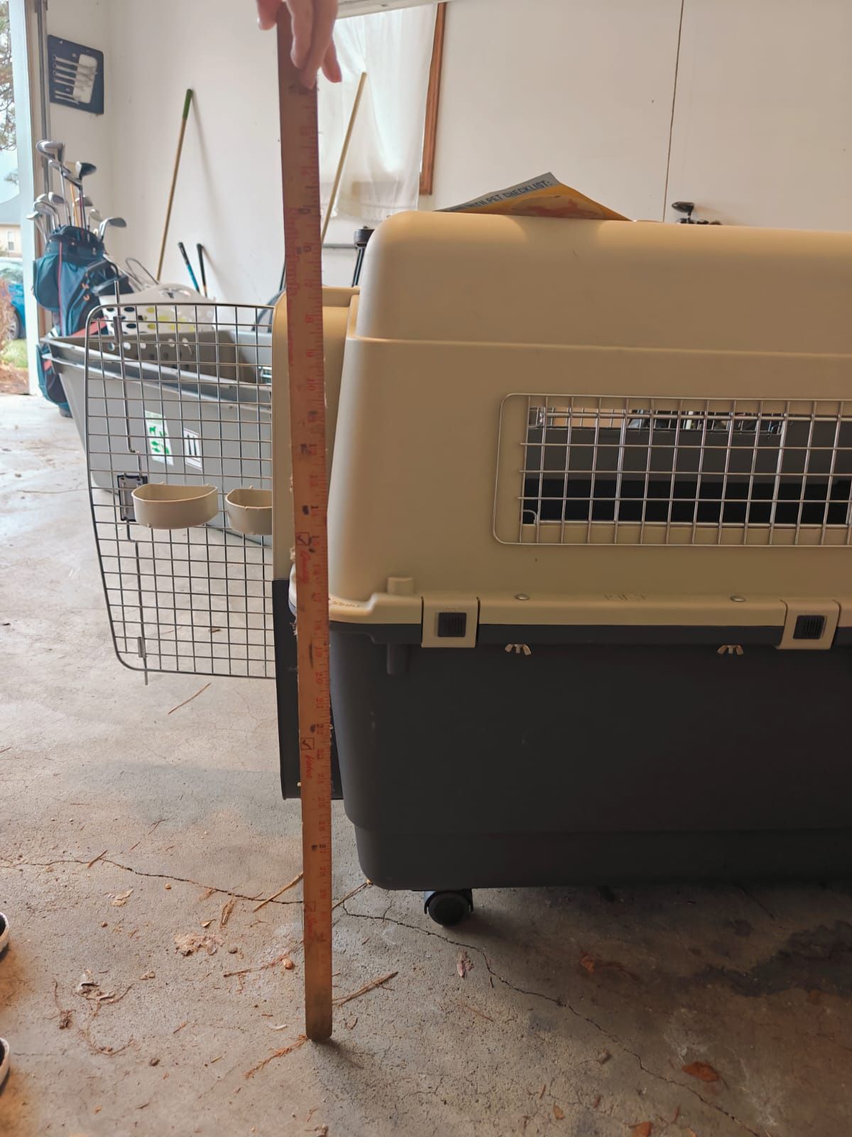 Large Travel Kennel with Wheels