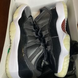 Air Jordan 11 Retro Low Men 8.5 W/ OG Box