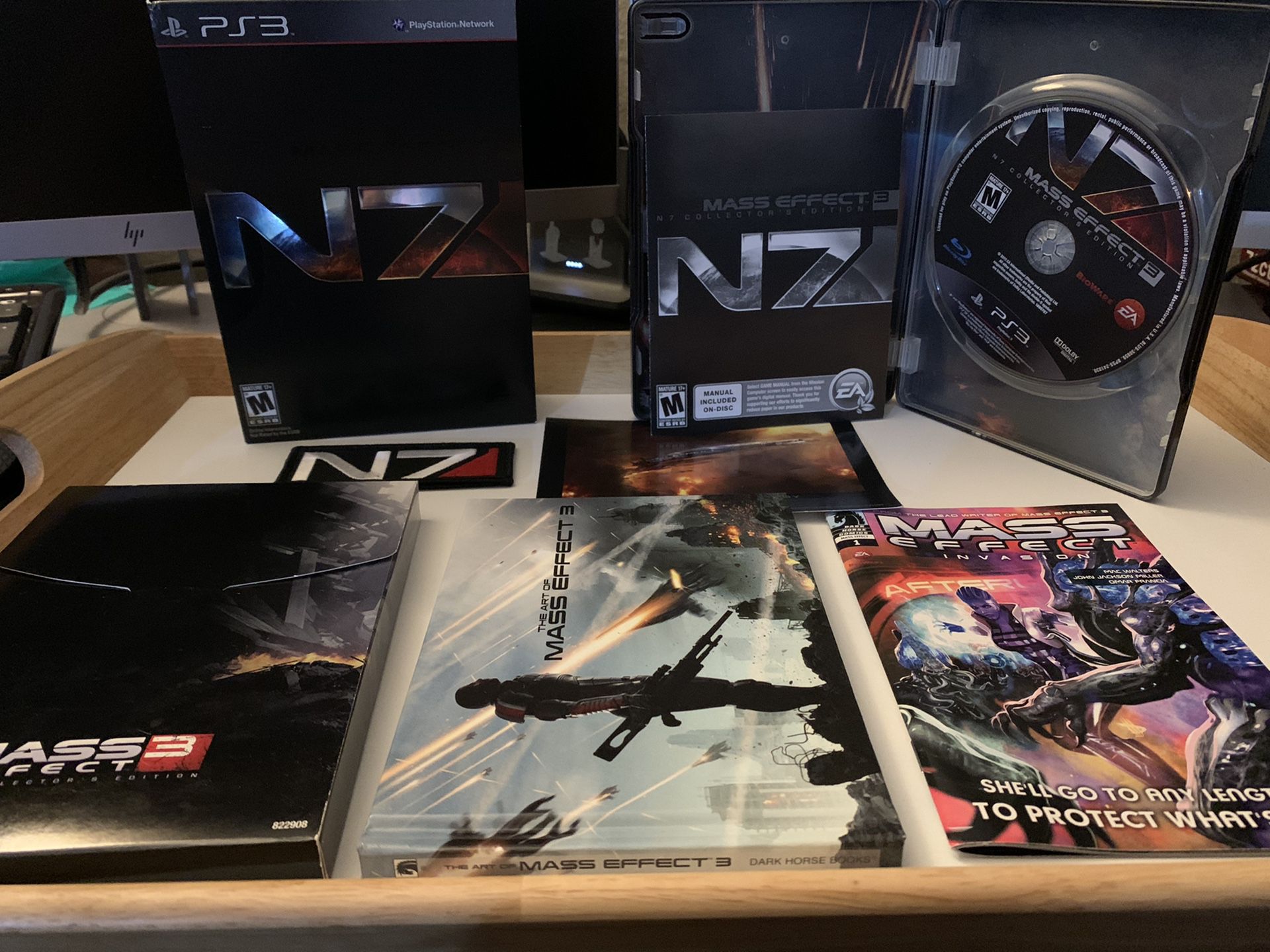 Mass Effect 3 N7 Collector's Edition (PS3) Complete In Box MINT CONDITION DISCS
