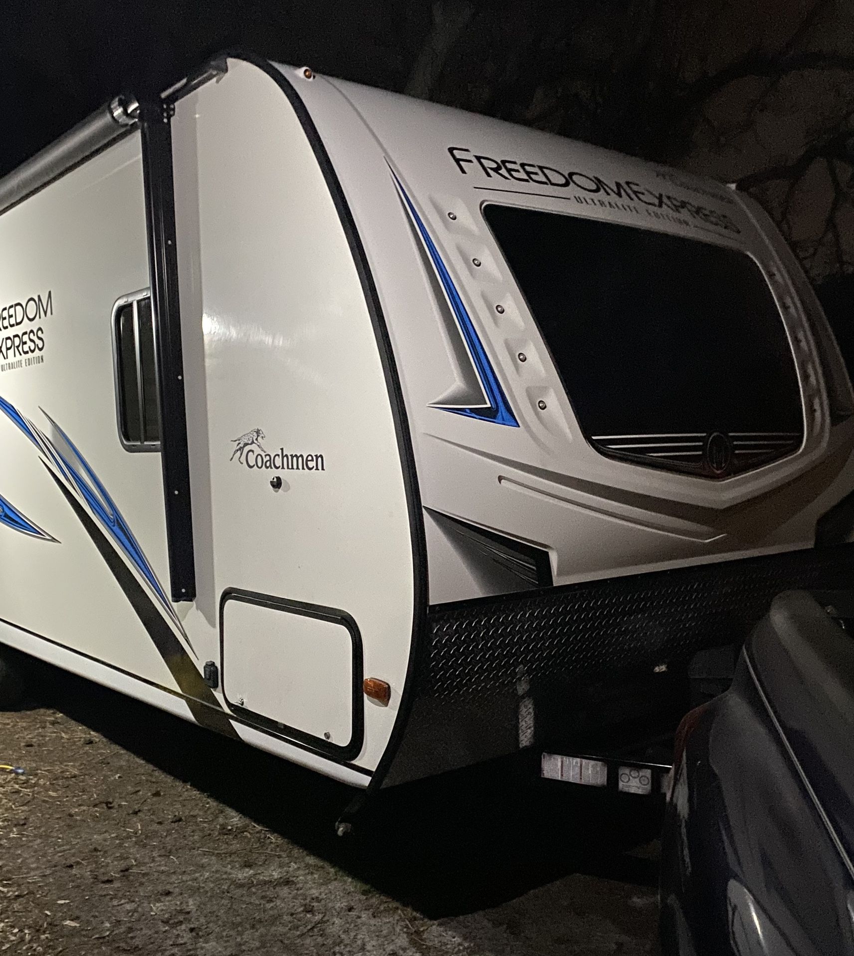 Travel trailer 2020 coachman freedom Express ultralight 29 feet
