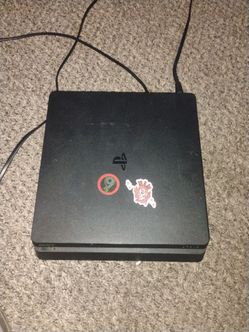 PS4 with 2 games