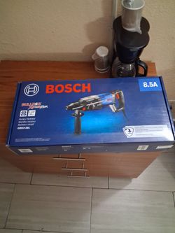 Bosch rotary hammer 8.5a brand new in sealed box.