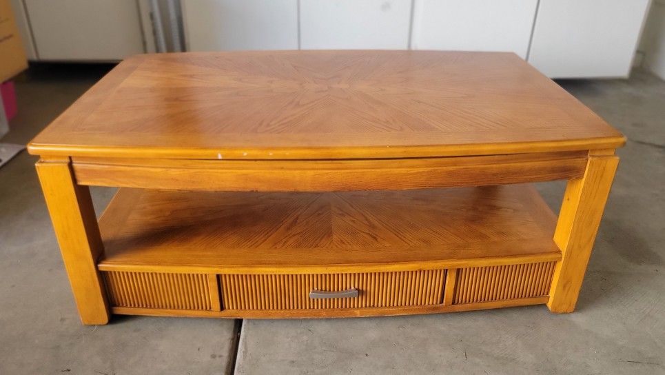 Lift Top Coffee Table With Plenty Of Storage