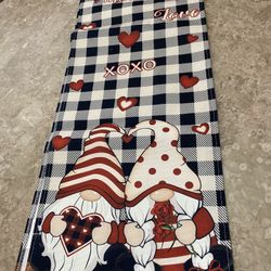 Valentines Runner, Gnomes