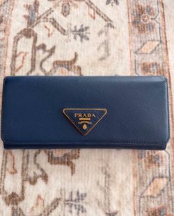 ✨AUTHENTIC✨ PRADA Bluette Saffiano Leather Continental Wallet with Certificate of Authenticity!