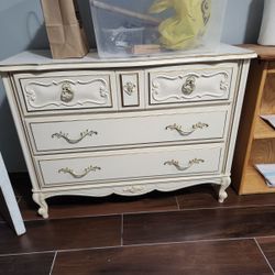 Vintage White 3 Drawer Dresser