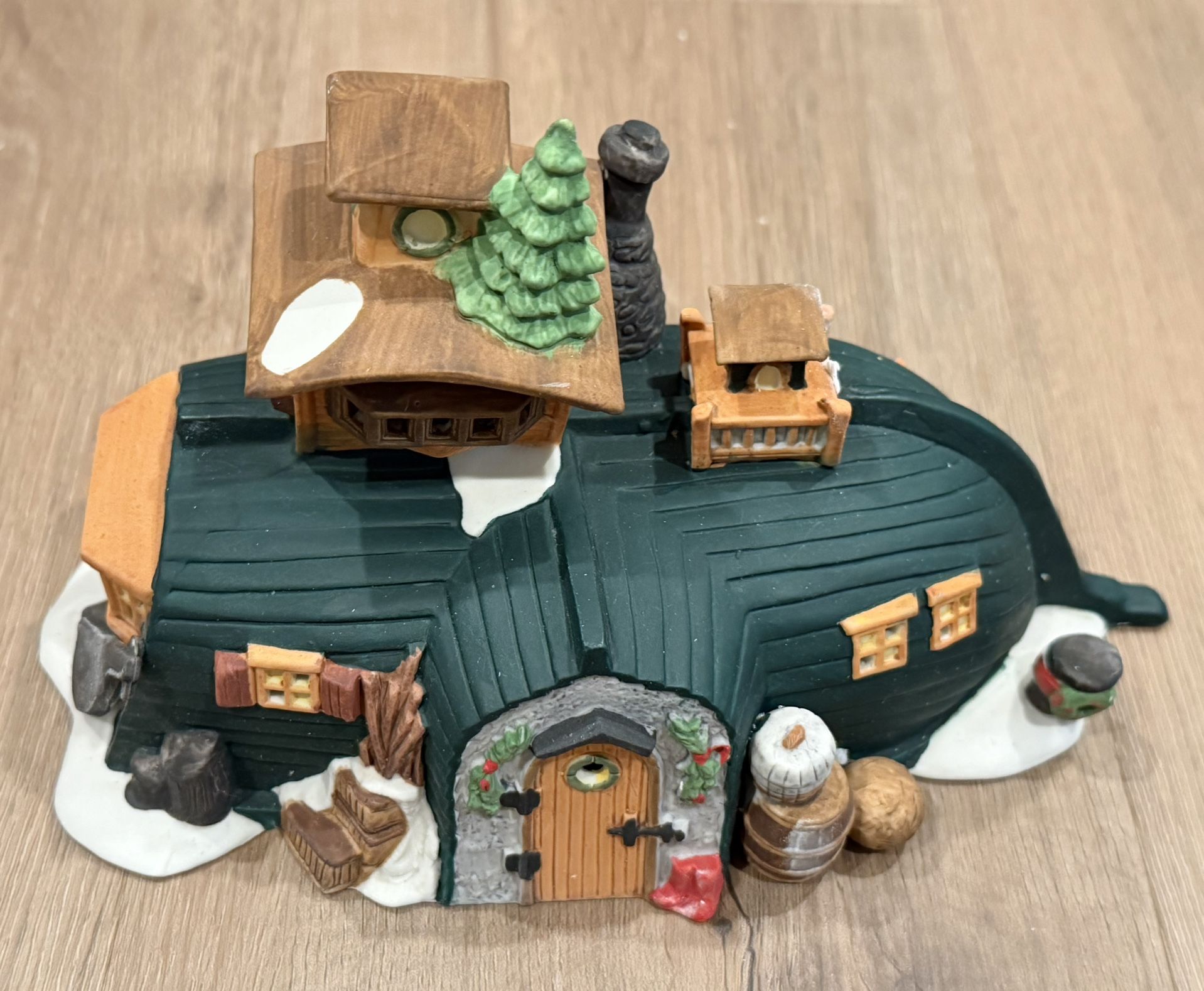 Dept. 56 Dickens’ Village David Copperfield Peggotty’s Seaside Cottage 550-6