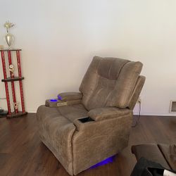 Powered Reclining Sofa 