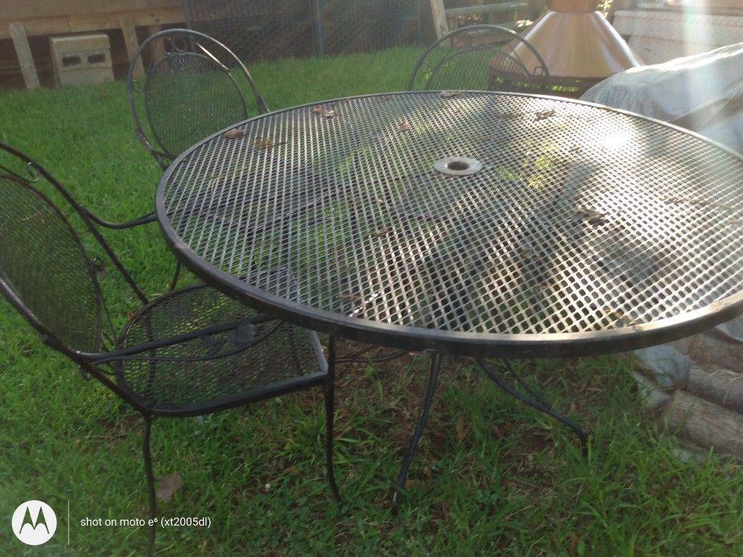 Vintage Wrought Iron Table - Chairs