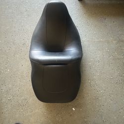 Harley-Davidson OEM Touring Seat – 1997–2007 Touring Models