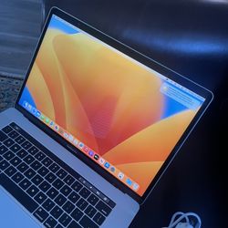 MacBook Pro  15" 2017(1TB)