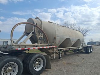 1985 pneumatic tanker HEIL, good condition, no leaks, asking $12,000