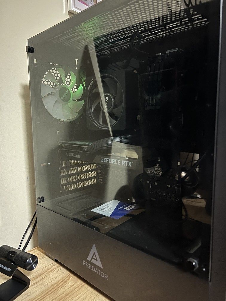 Gaming Pc And Extras