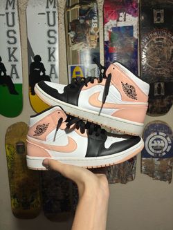 Air Jordan1 mid bubble gum size 9.5
