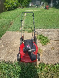 Toro Self Propelled Lawn Mower First Pull Start working real good