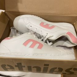 CALLICUT ETNIES VINTAGE NEW