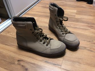 Levi boots
