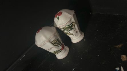 Christmas salt and pepper shakers