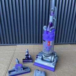 Dyson DC14 Animal w/ attachments