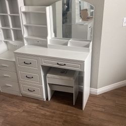 White Vanity - Assembled 
