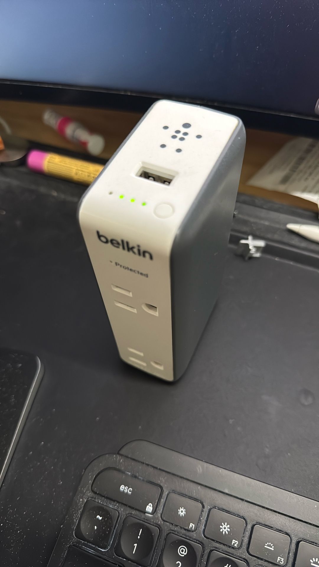 Belkin Battery & 2 AC Multi Outlets & USB Charger Ports