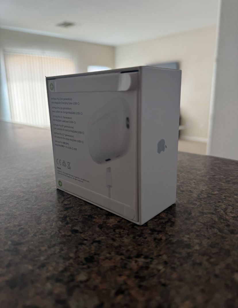 airpods pro 2 NEWEST MODEL USB-C
