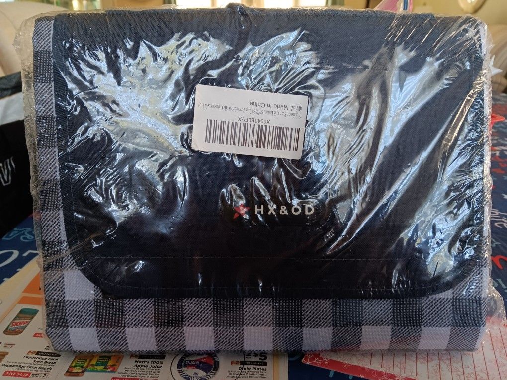 PICNIC BLANKET