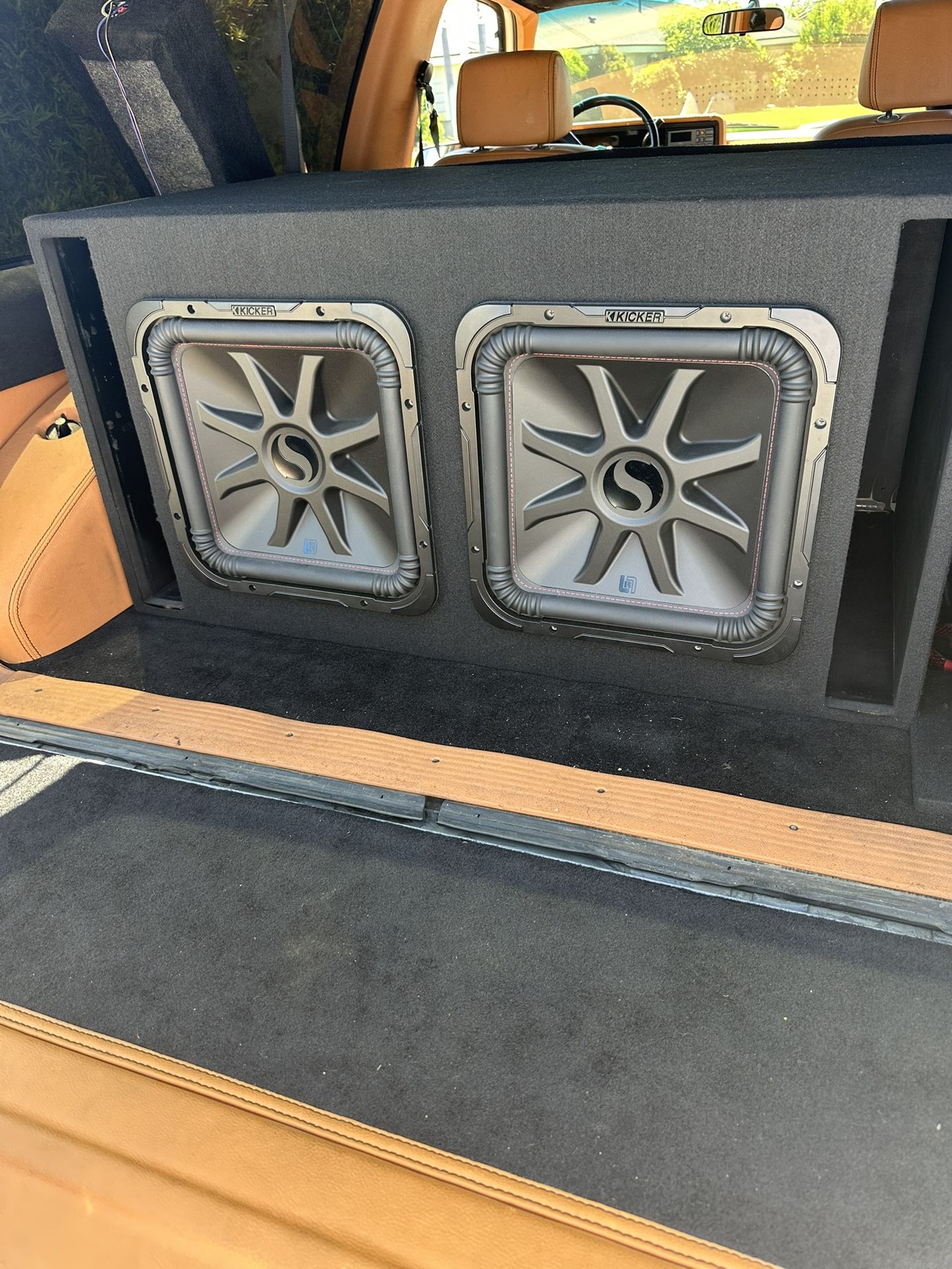 Kickers L7 Custom Box 3600 Kicker Amp Alpine Stereo