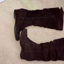 women’s Size 8 Brown Suede Boot