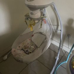 Used Baby Swing Works Excellent  Columpio De Bb 