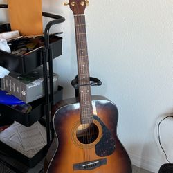 Acoustic Guitar Yamaha Brown 