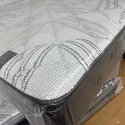 Camas En todos Los Tamaños Des De.  $ 150.  