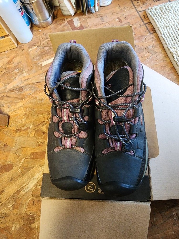 Keen Girls Waterproof Hiking Boots Size 5