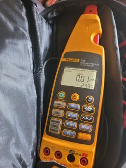 Fluke Voltage meters tester