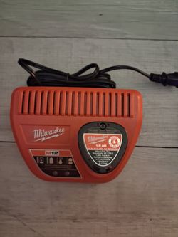 Milwaukee 12v Charger and Battery
